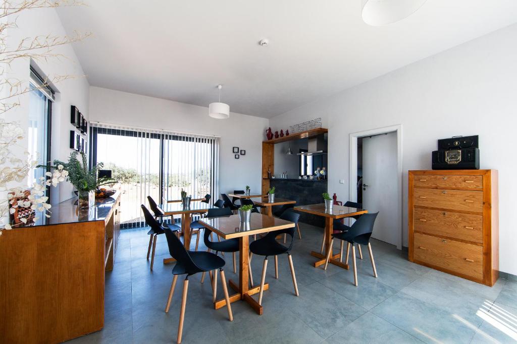 Sala de refeições junto à cozinha